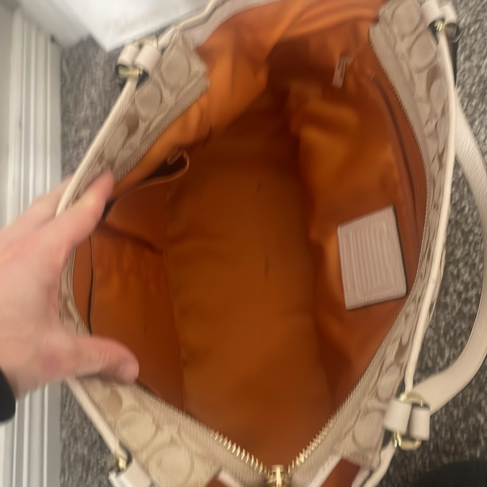 Cream Coach Bag - Picture 7 of 8